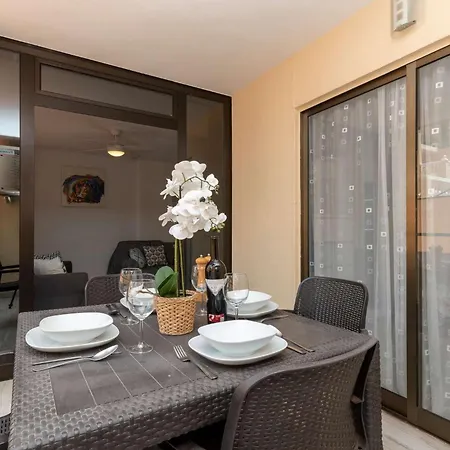 Castle Harbour 36 - Two Bed Apartmán Los Cristianos (Tenerife)