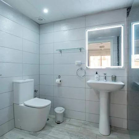 Castle Harbour 36 - Two Bed Apartmán Los Cristianos (Tenerife)